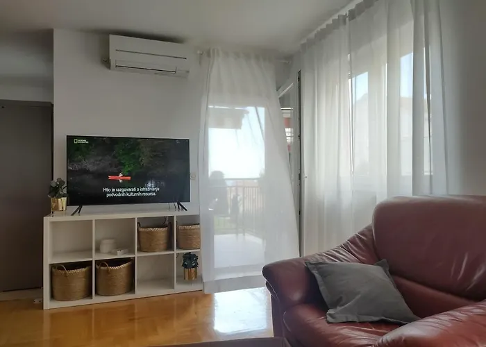 Apartment Anka, 2 Bedrooms, Spacious, Sunny, 84M2