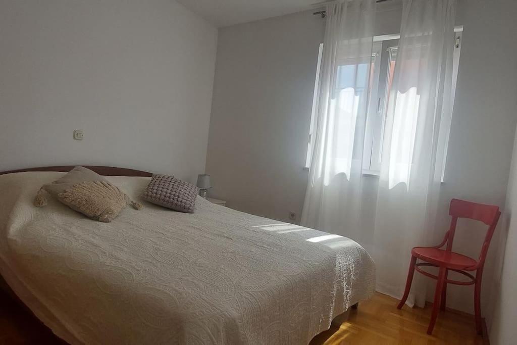 Anka, 2 Bedrooms, Spacious, Sunny, 84m2 Apartment *
