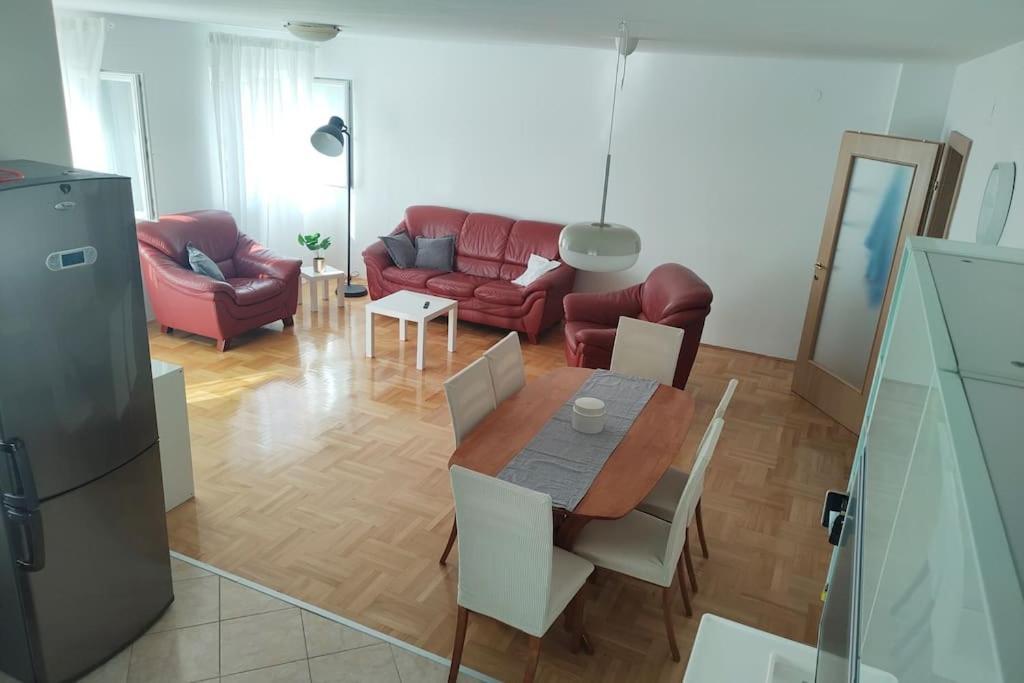 Apartment Anka, 2 Bedrooms, Spacious, Sunny, 84m2