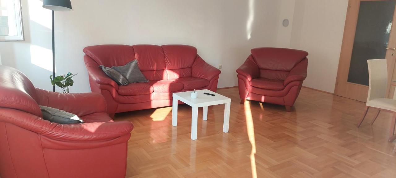 Anka, 2 Bedrooms, Spacious, Sunny, 84m2 Apartment
