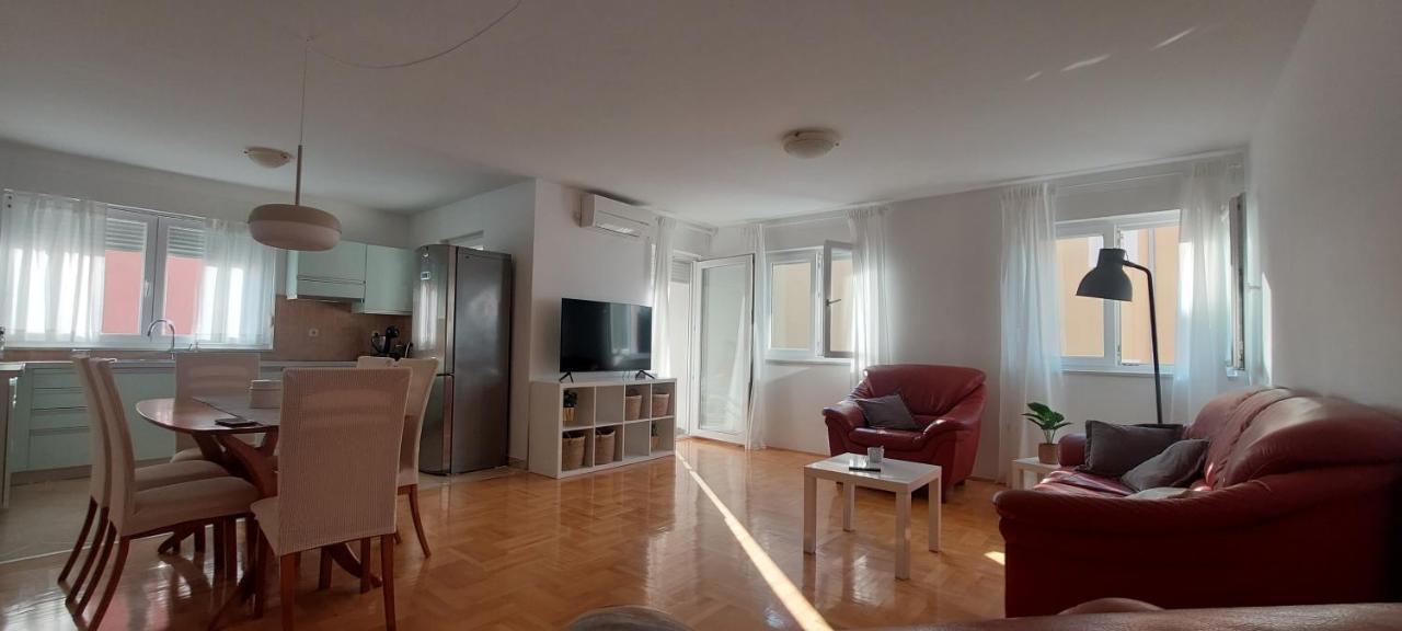 Apartment Anka, 2 Bedrooms, Spacious, Sunny, 84m2 *